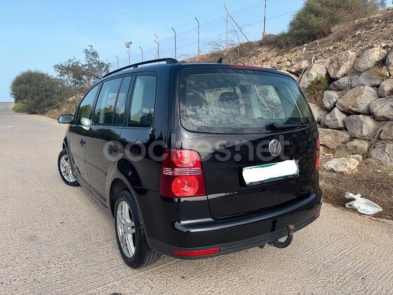 Usado VW Touran Highline 140 CV (102 kW) 2007 Negro Monovolumen