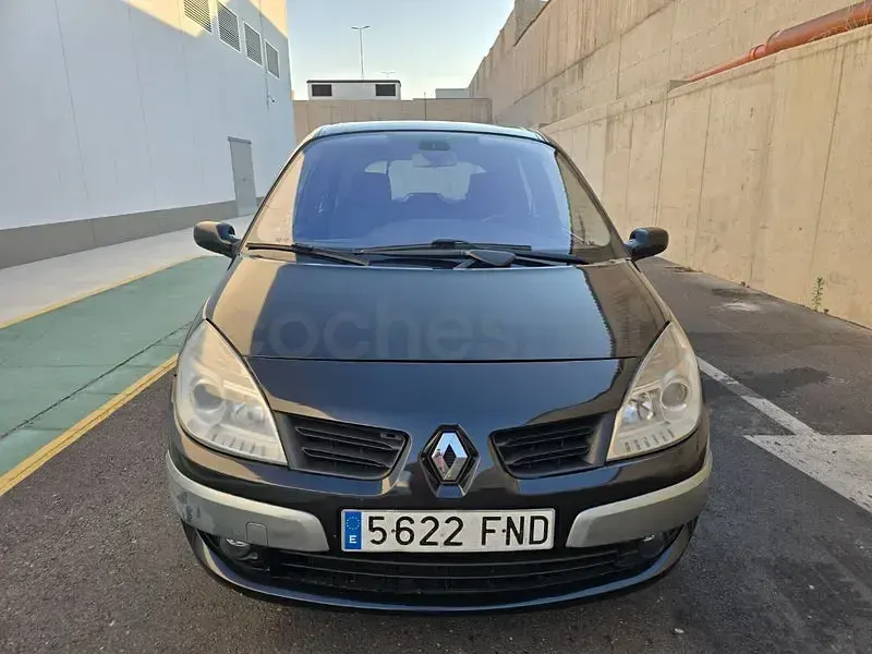 Usado Renault Scénic Dynamique 105 CV (77 kW) 2006 Negro Monovolumen