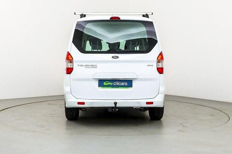 Usado Ford Tourneo Courier Trend 100 CV (73 kW) 2017 Blanco Monovolumen