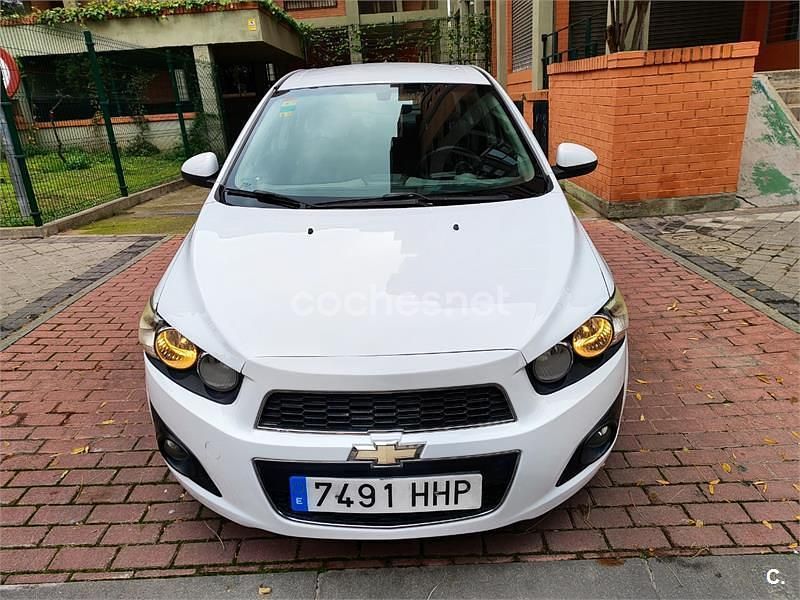Usado Chevrolet Aveo LT 101 CV (74 kW) 2011 Blanco Berlina