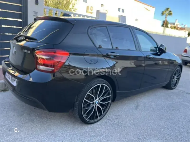 Usado BMW 116 116 CV (85 kW) 2013 Negro Utilitario