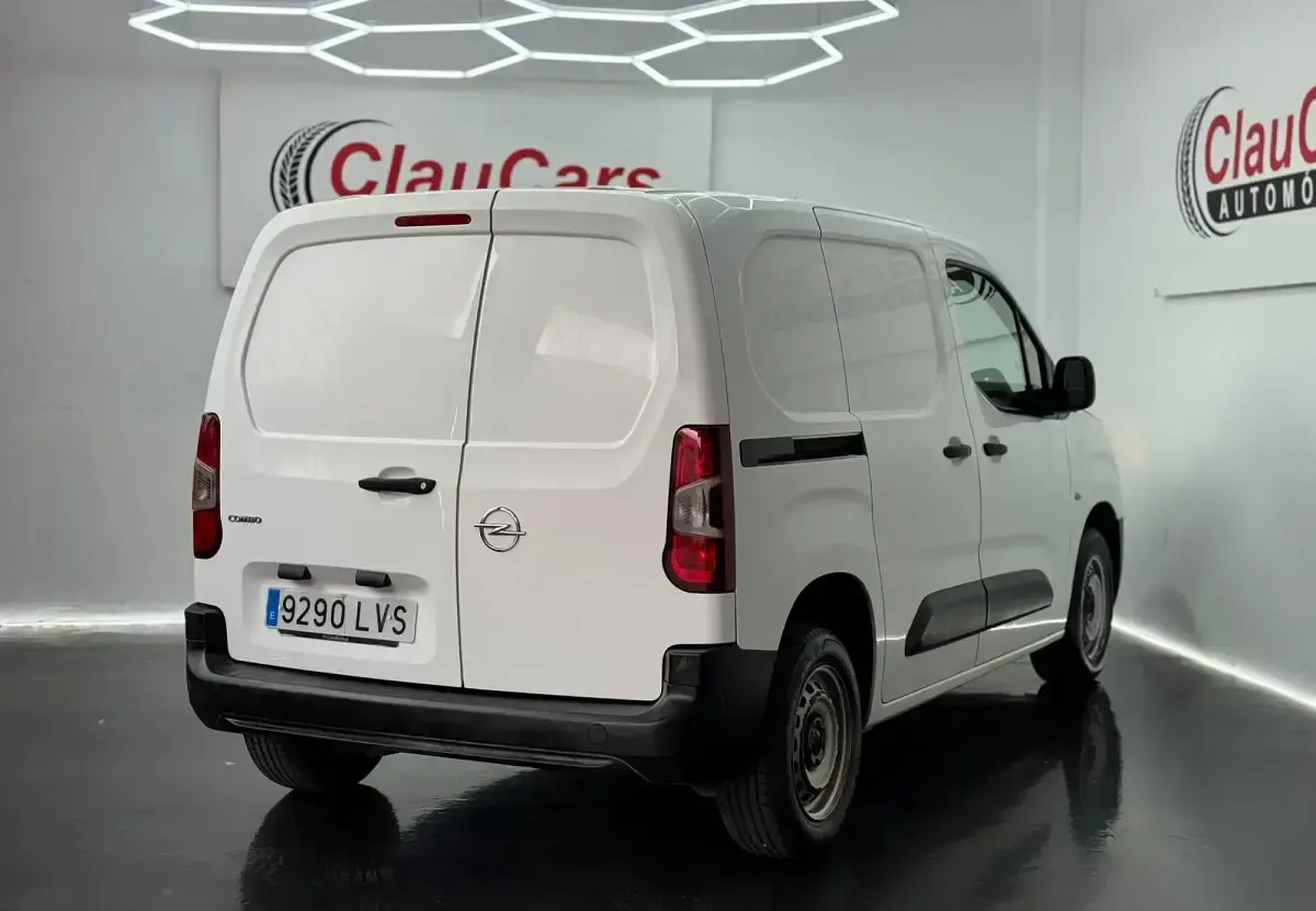 Usado Opel Combo S 100 CV (73 kW) 2022 Blanco Monovolumen
