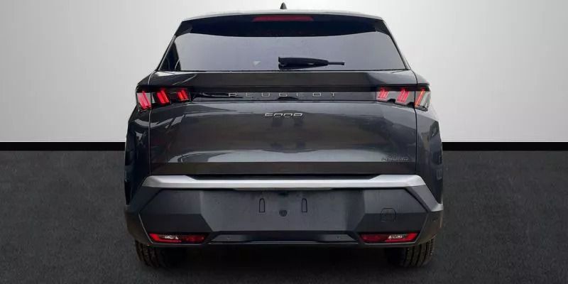 Usado Peugeot 5008 Active 145 CV (106 kW) 2024 Blanco Monovolumen