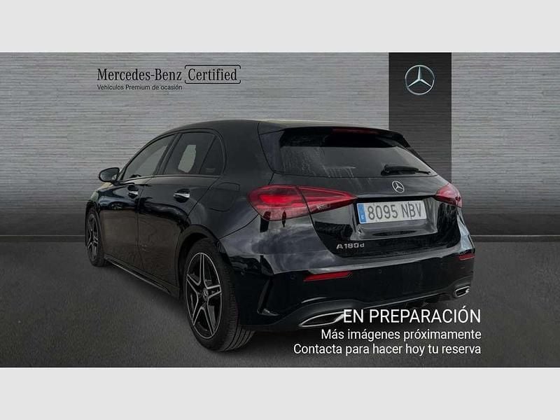 Usado Mercedes A180 109 CV (80 kW) 2025 Negro Utilitario