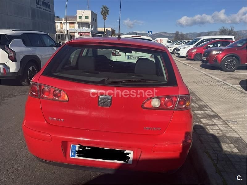 Usado Seat Ibiza Stella 60 CV (44 kW) 2003 Rojo Utilitario