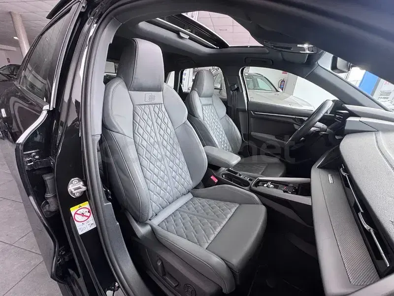 Usado Audi A3 Ambiente 310 CV (228 kW) 2021 Negro Berlina