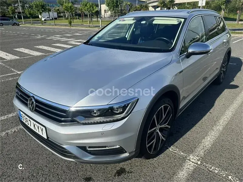 Usado VW Passat Alltrack 190 CV (139 kW) 2019 Gris / plata Familiar