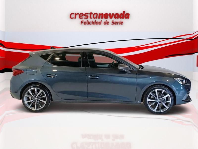 Usado Seat Leon FR 150 CV (110 kW) 2024 Gris Utilitario