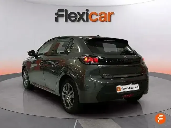 Usado Peugeot 208 Style 100 CV (73 kW) 2021 Gris Utilitario