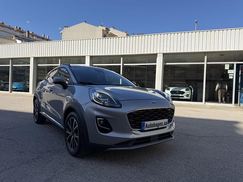 Usado Ford Puma Titanium 125 CV (91 kW) 2022 Gris SUV