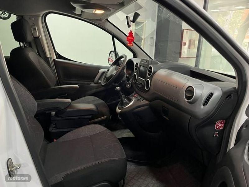 Usado Peugeot Partner Style 120 CV (88 kW) 2018 Blanco Monovolumen