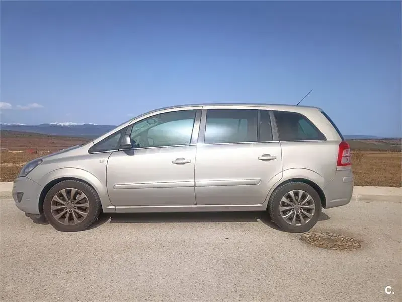 Usado Opel Zafira 110 CV (80 kW) 2010 Beige Monovolumen