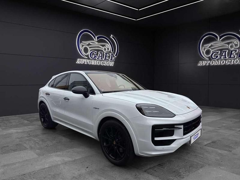 Käytetty Porsche Cayenne 470 HP (345 kW) 2023 Valkoinen Katumaasturi