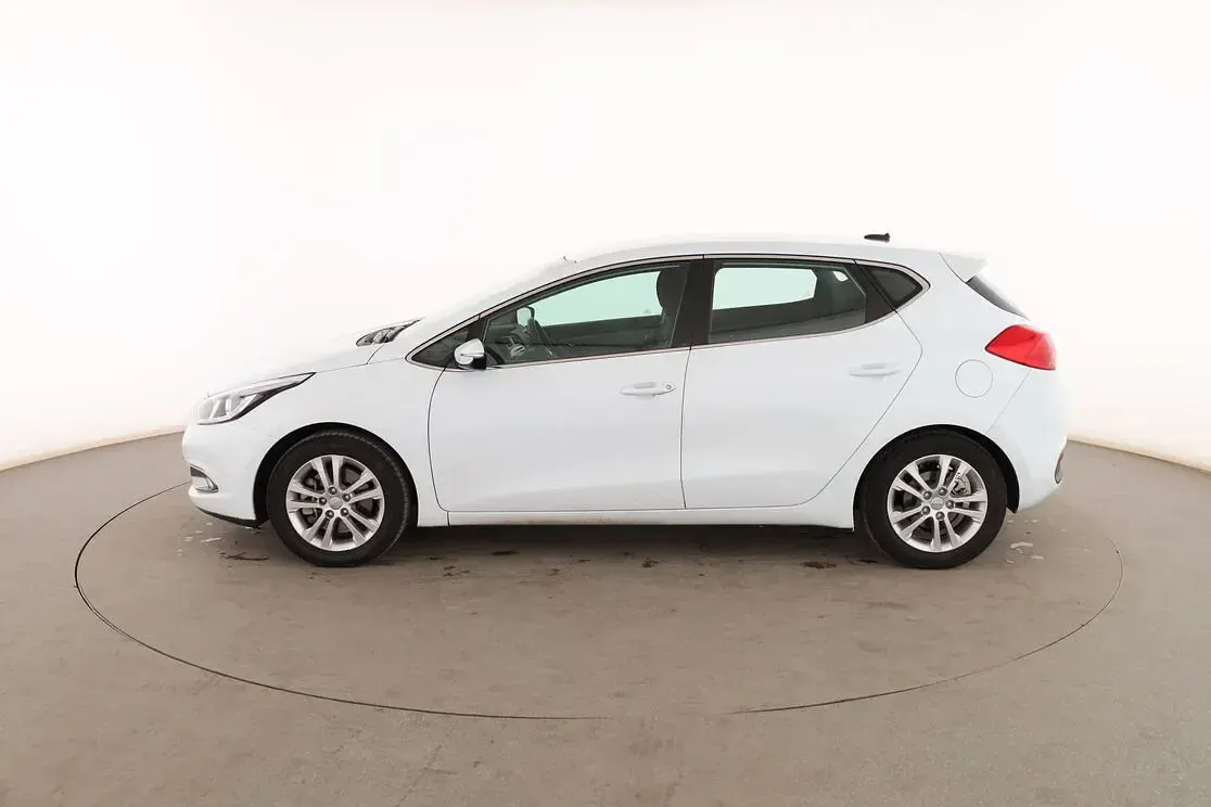 Usado Kia Ceed 100 CV (73 kW) 2014 Blanco Utilitario