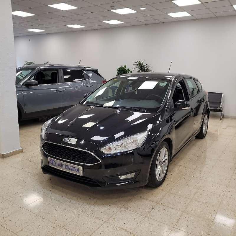 Usado Ford Focus Trend+ 125 CV (91 kW) 2016 Azul Utilitario