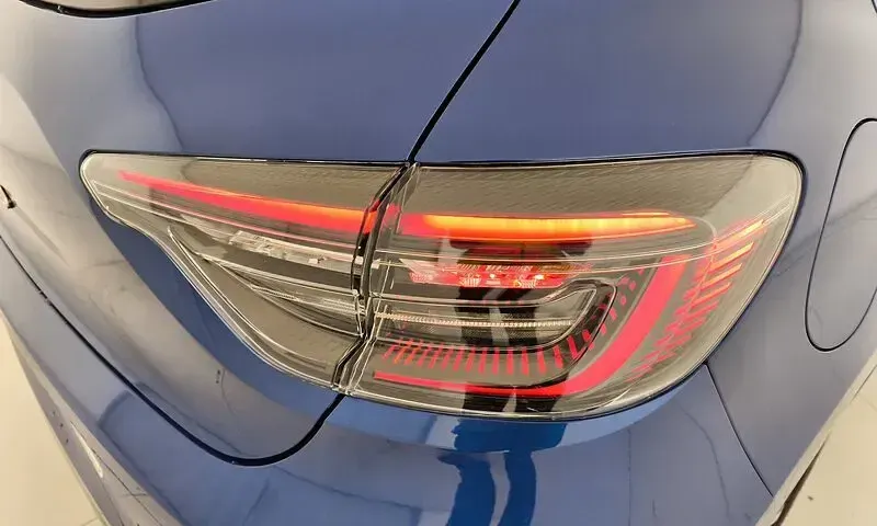 Usado Renault Clio V Techno 145 CV (106 kW) 2025 Azul Berlina