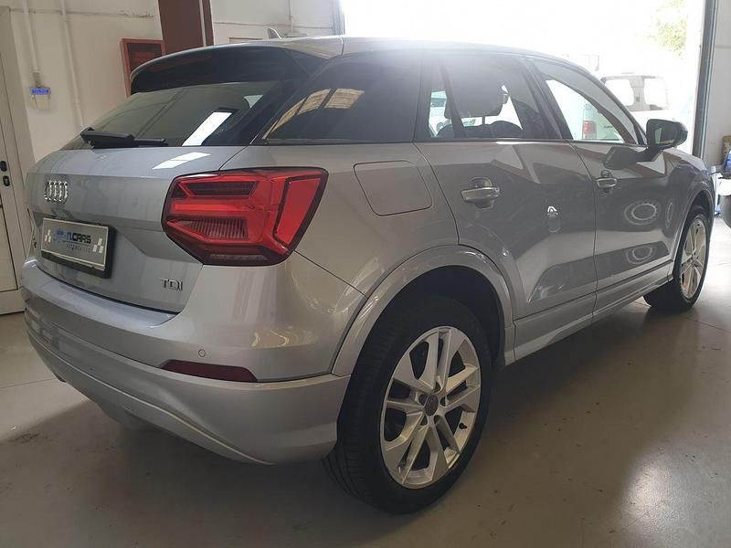 Usado Audi Q2 Sport 116 CV (85 kW) 2017 Gris / plata SUV