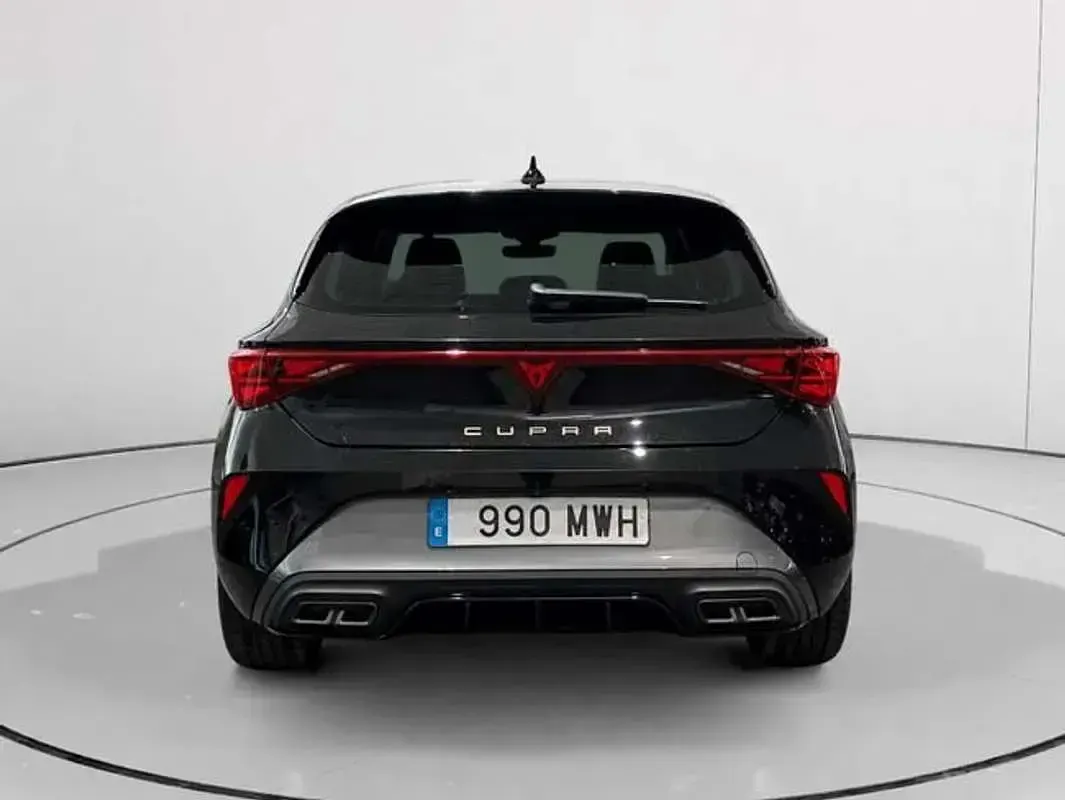 Używany Cupra Leon 150 KM (110 kW) 2024 Czarny Hatchback