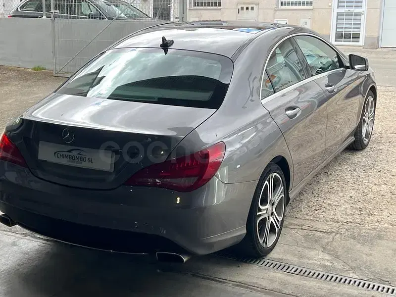 Usado Mercedes CLA220 177 CV (130 kW) 2015 Gris / plata Berlina