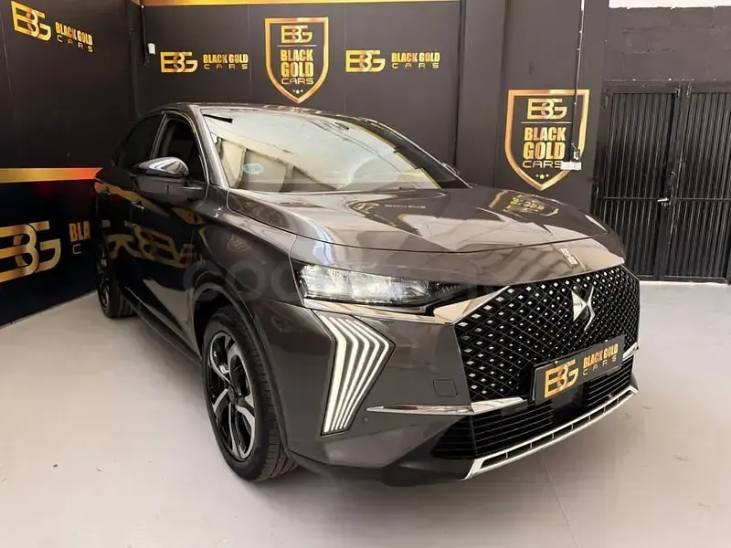 Usado DS Automobiles DS7 Crossback Bastille 130 CV (95 kW) 2023 Gris / plata SUV