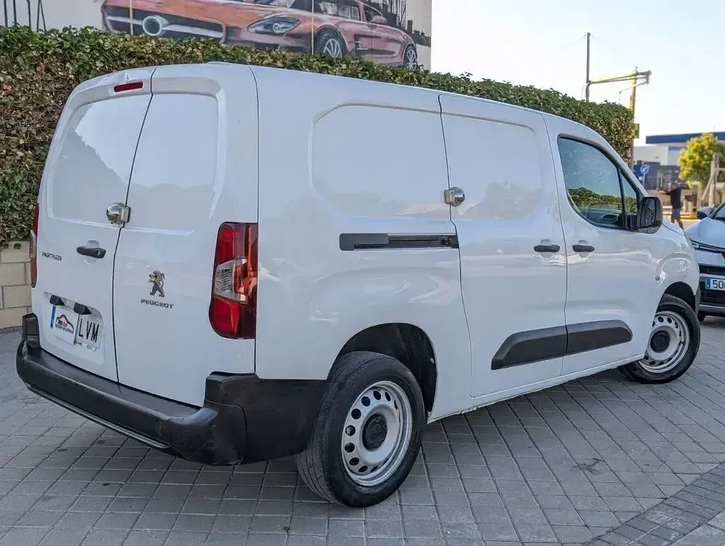 Usado Peugeot Partner Premium 100 CV (73 kW) 2021 Blanco Monovolumen