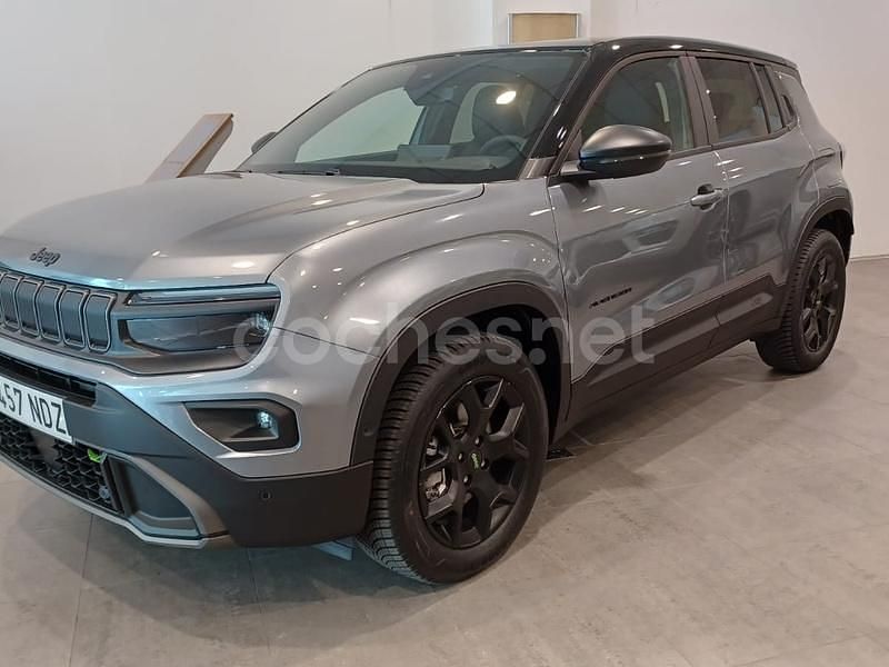 Gris / plata Nuevo 2025 Jeep Avenger SUV | 33.900 € (Precio justo) - Imagen 1/4