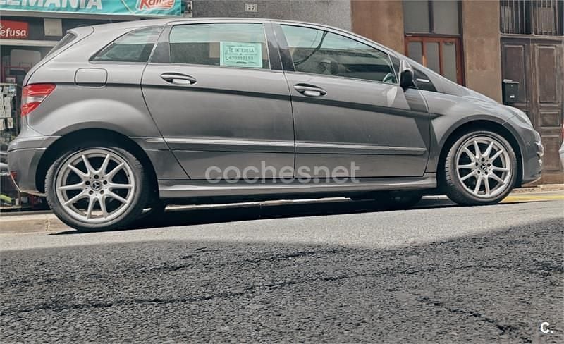 Usado Mercedes B170 116 CV (85 kW) 2009 Gris / plata Monovolumen