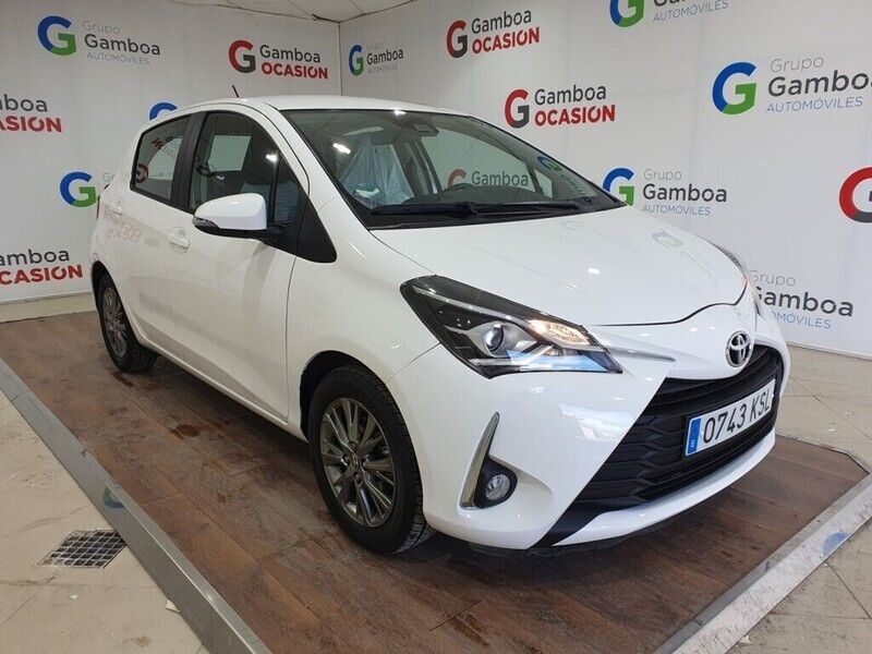 Usado Toyota Yaris Active 69 CV (50 kW) 2018 Blanco
