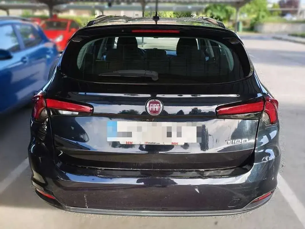Usado Fiat Tipo Lounge 120 CV (88 kW) 2018 Negro Familiar