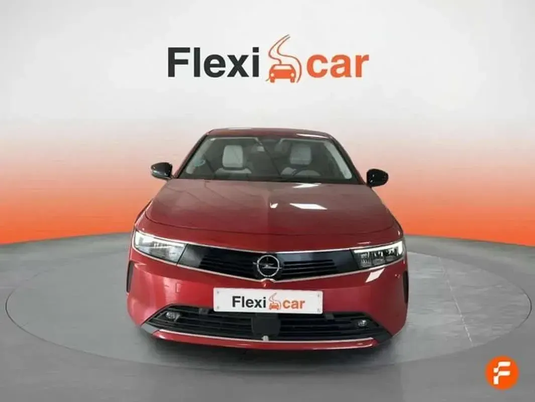 Usado Opel Astra Elegance 131 CV (96 kW) 2022 Rojo Utilitario