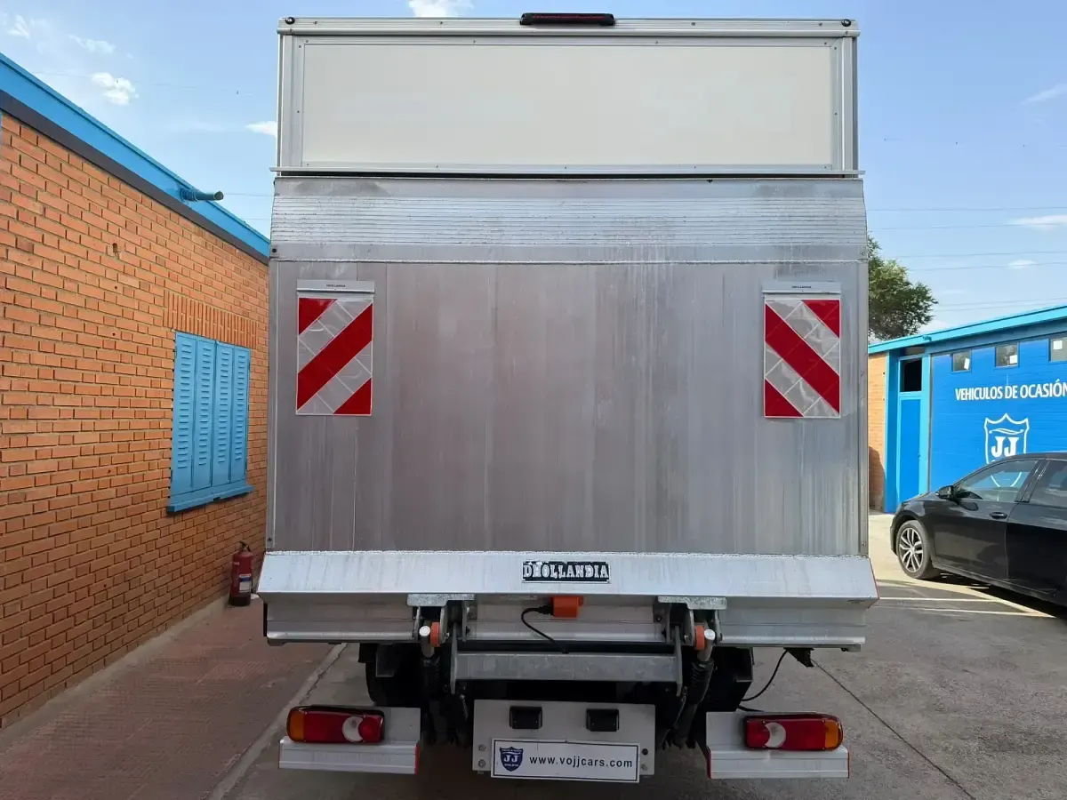 Usado Citroën Jumper 140 CV (102 kW) 2023 Blanco Monovolumen