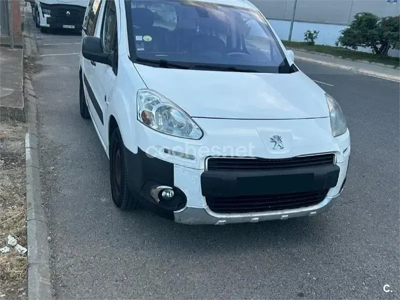 Begagnad Peugeot Partner Tepee Active 115 HK (84 kW) 2014 Vit Minibuss