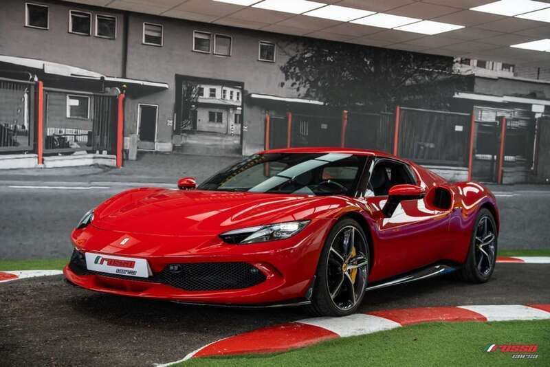 Rojo Usado 2023 Ferrari 296 Coupe | 326.999 € - Imagen 1/4