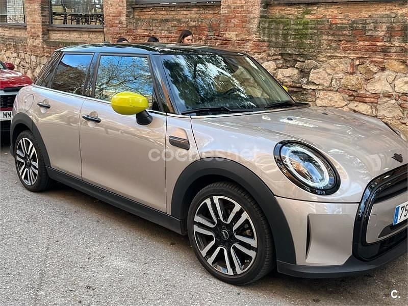 Usado Mini ONE 102 CV (75 kW) 2021 Beige Utilitario
