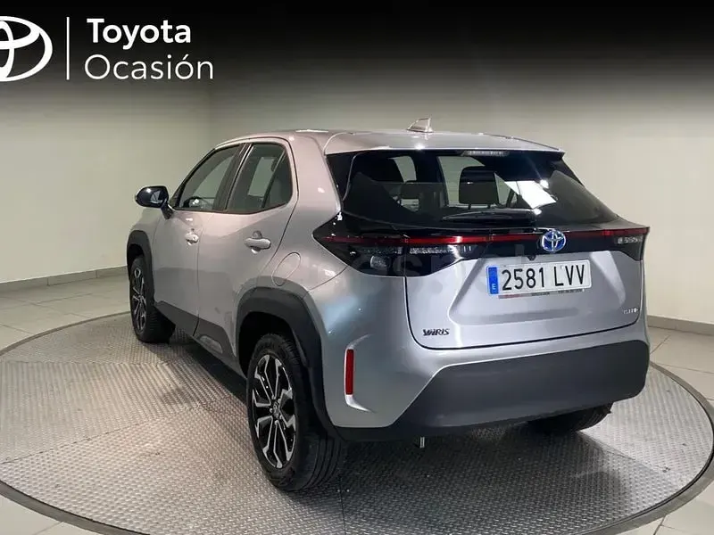 Usado Toyota Yaris Cross Active 116 CV (85 kW) 2022 Gris / plata SUV