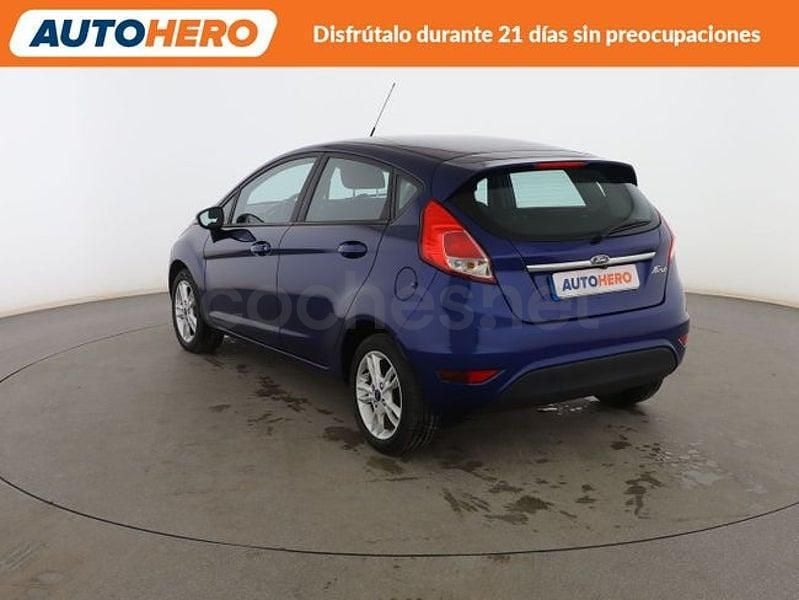 Usado Ford Fiesta Trend 75 CV (55 kW) 2016 Azul Utilitario