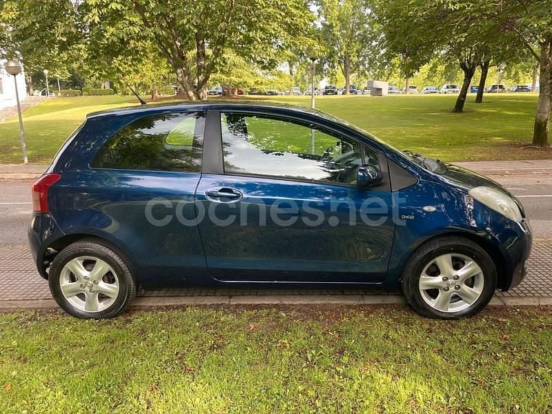 Azul Usado 2007 Toyota Yaris Berlina | 5800 € (Precio justo) - Imagen 1/4