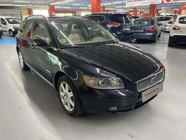 Begagnad Volvo V50 Momentum 101 HK (74 kW) 2006 Kombi