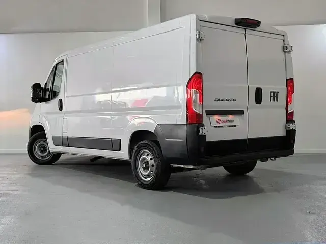 Usado Fiat Ducato 120 CV (88 kW) 2024 Blanco Van
