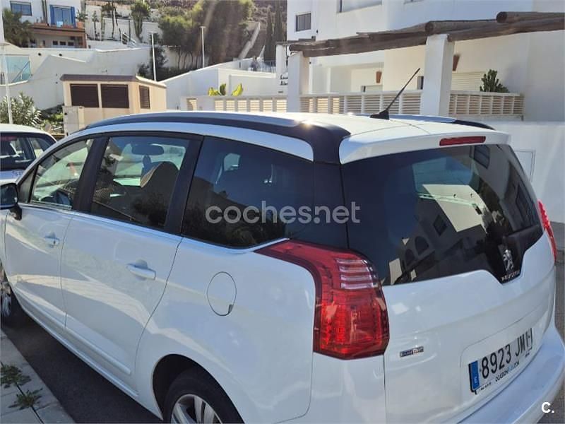 Blanco Usado 2016 Peugeot 5008 Style Monovolumen | 10.000 € - Imagen 1/4