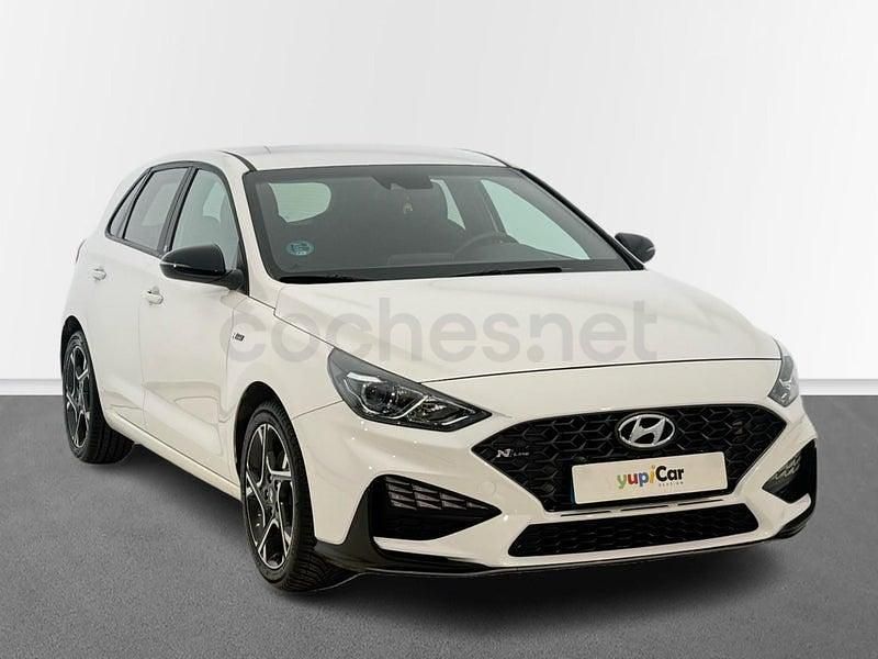 Usado Hyundai i30 N Line 120 CV (88 kW) 2022 Blanco Berlina