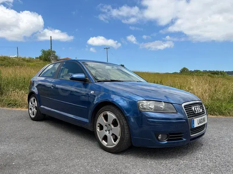 Usado Audi A3 Attraction 105 CV (77 kW) 2008 Azul Utilitario