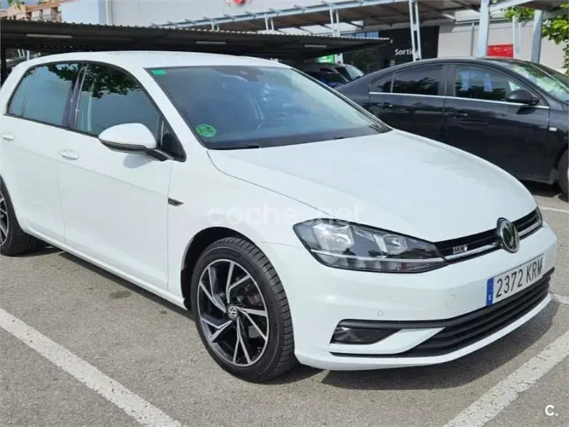 Usado VW Golf VII Advance 115 CV (84 kW) 2018 Blanco Familiar