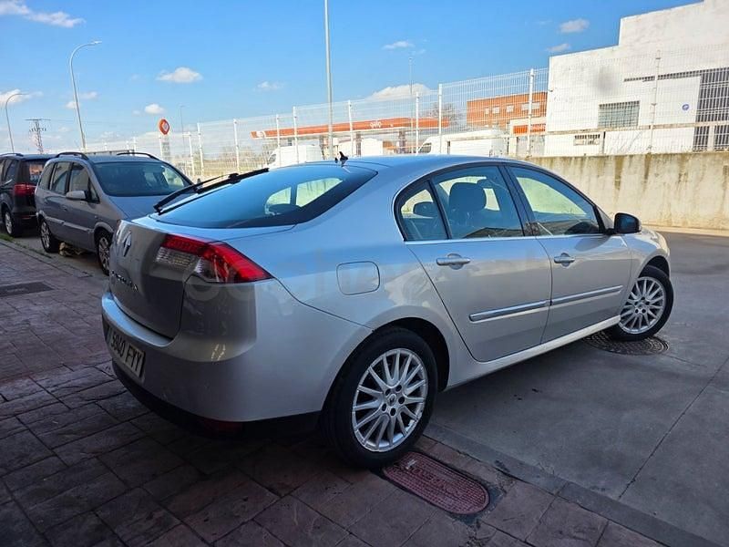 Usado Renault Laguna III Privilege 140 CV (102 kW) 2008 Gris / plata Berlina