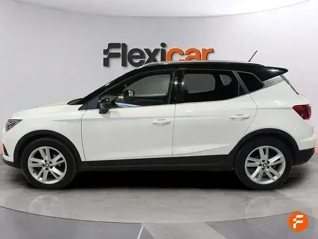 Używany Seat Arona FR 110 KM (80 kW) 2021 Biały SUV