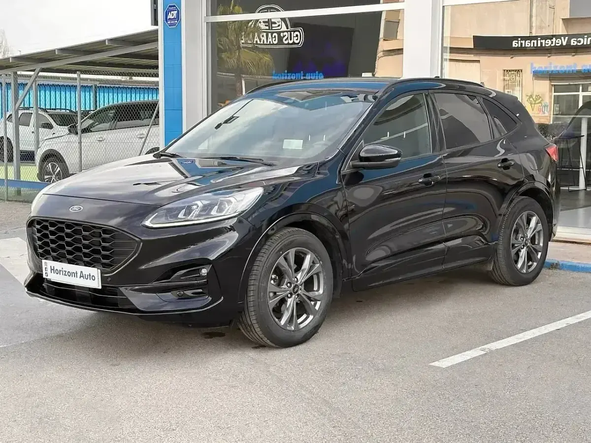 Usado Ford Kuga ST-Line 120 CV (88 kW) 2022 Negro SUV