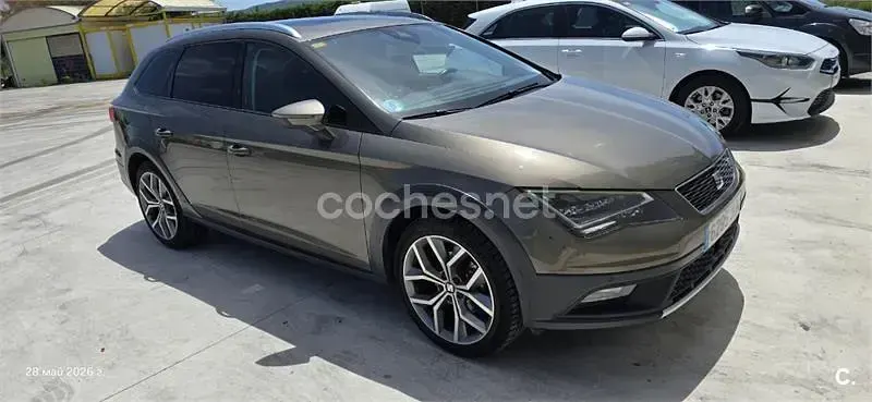 Usado Seat Leon X-Perience 4Drive 150 CV (110 kW) 2016 Marrón Familiar