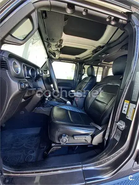 Usado Jeep Wrangler Unlimited Sahara 270 CV (198 kW) 2019 Gris / plata SUV