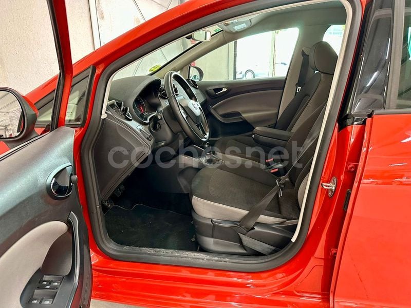 Usado Seat Ibiza ST CONNECT 90 CV (66 kW) 2016 Naranja Familiar