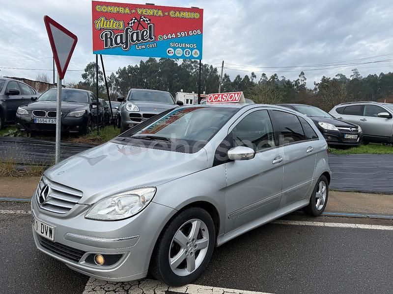 Usado Mercedes B200 140 CV (102 kW) 2006 Gris / plata Monovolumen